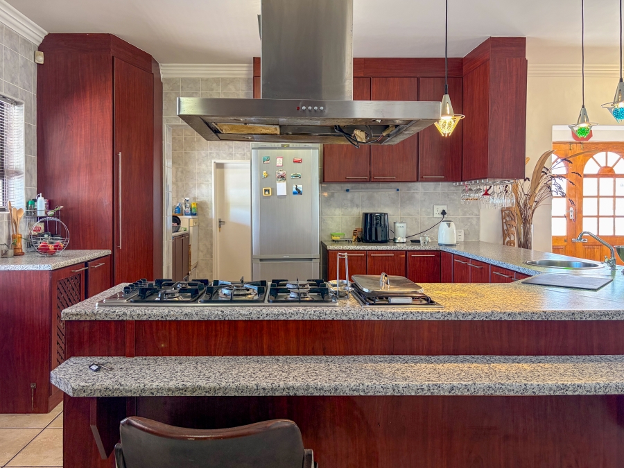 3 Bedroom Property for Sale in Country Club Western Cape